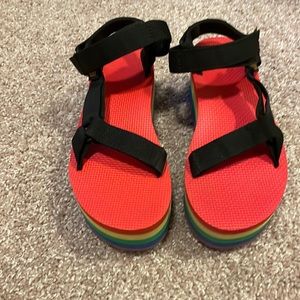 Teva rainbow platforms